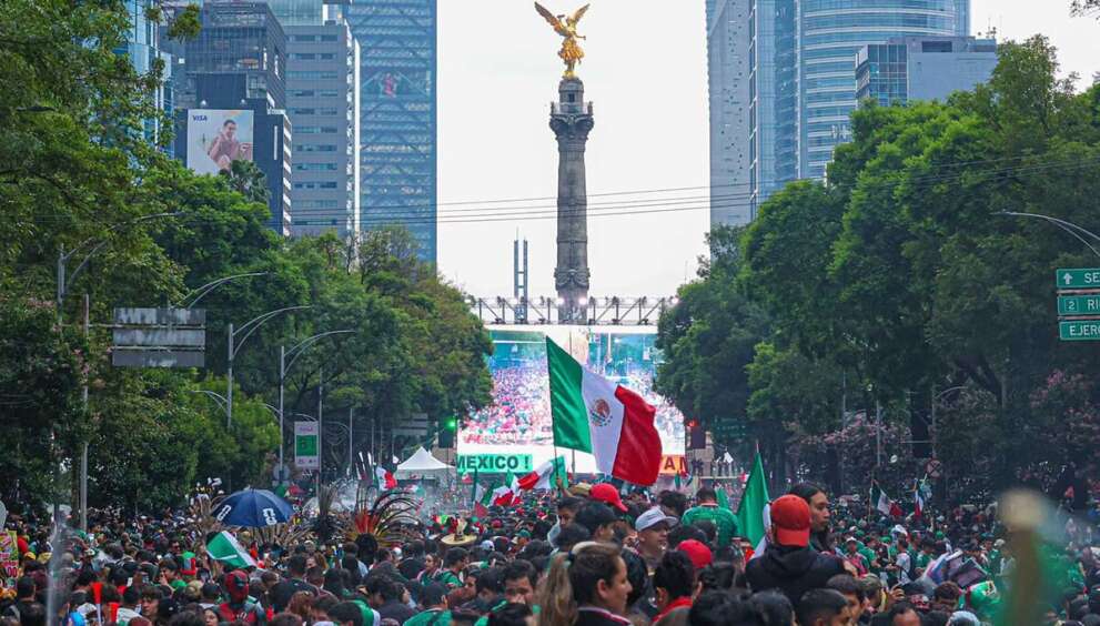 Ángel de la Independencia, con millón de personas festejando tras el México - Ecuador; la verdadera afición de Selección Mexicana se manifiesta